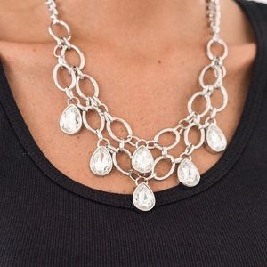 Show stopping necklace clear teardrop stones